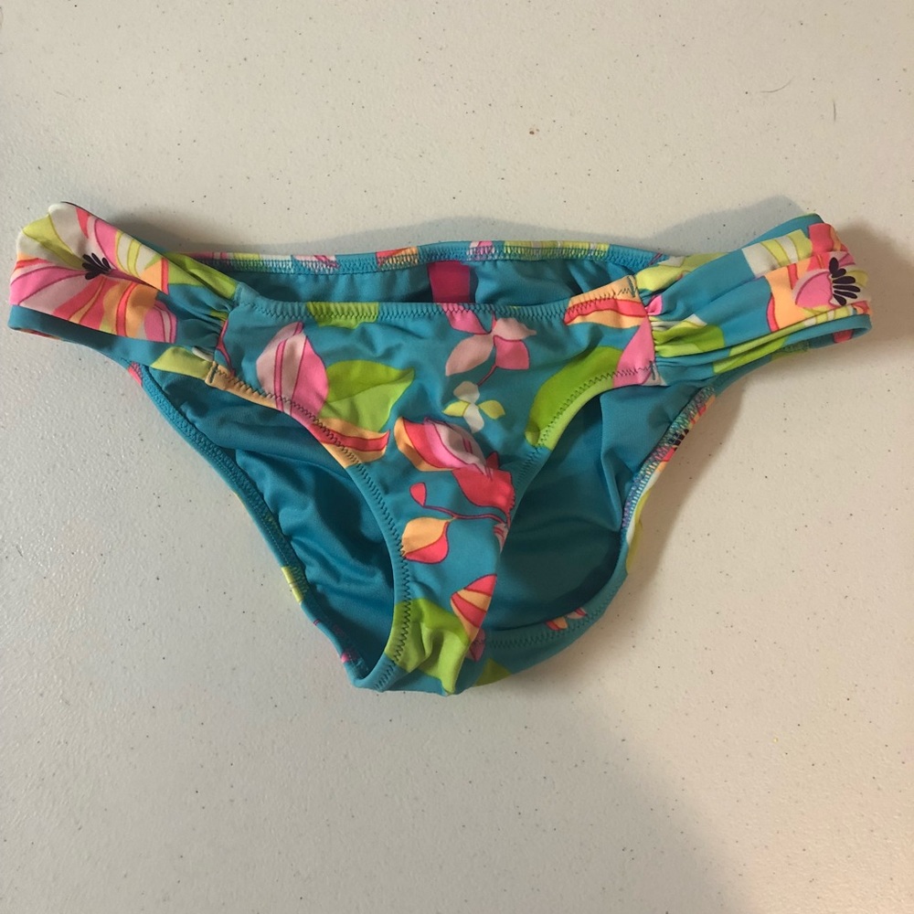Victoria’s Secret bathing suit bottoms